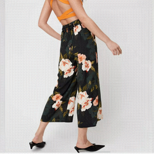 Aritzia Wilfred Faun pant in red floral